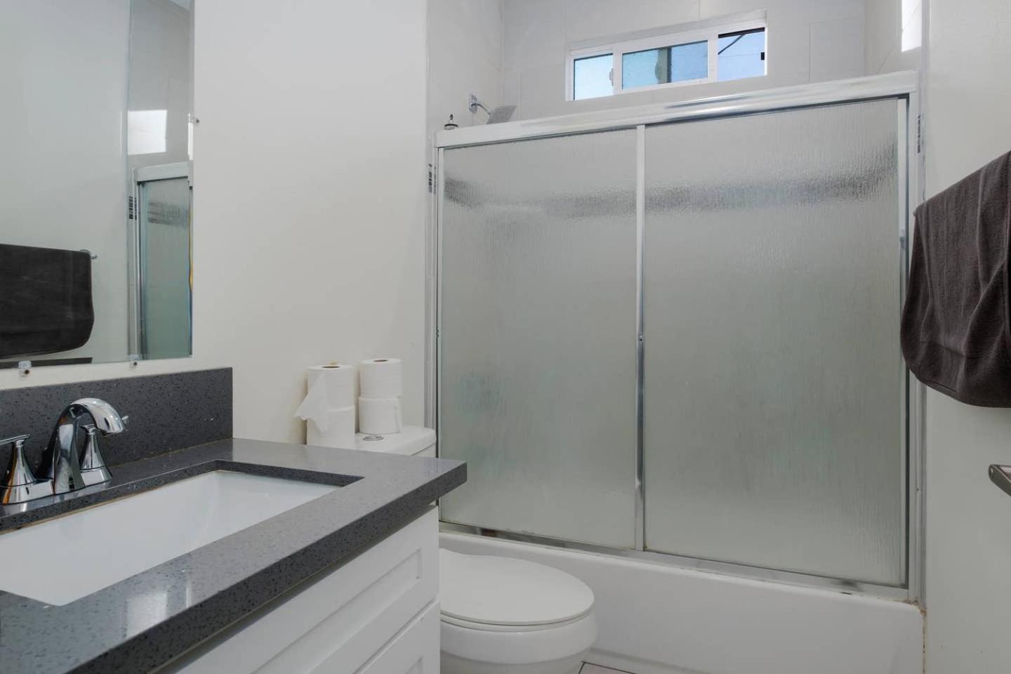Comfy 4BR home near Korea Town