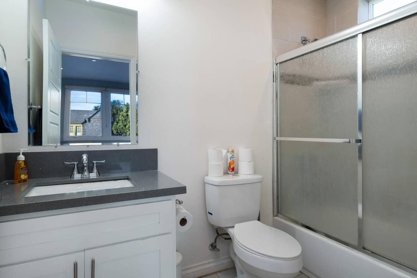 Comfy 4BR home near Korea Town