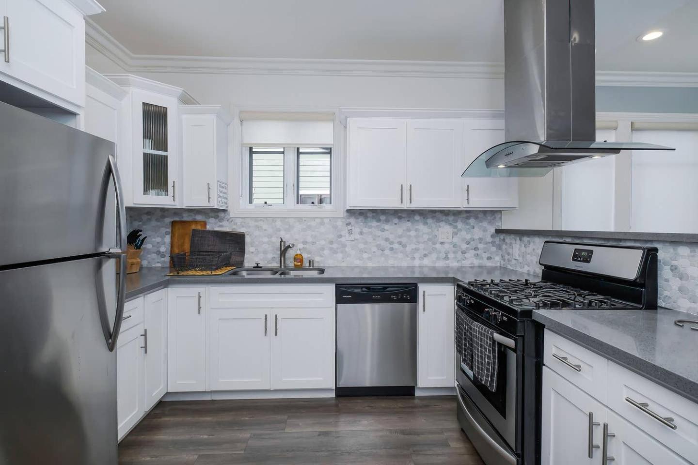 Comfy 4BR home near Korea Town - Image 3