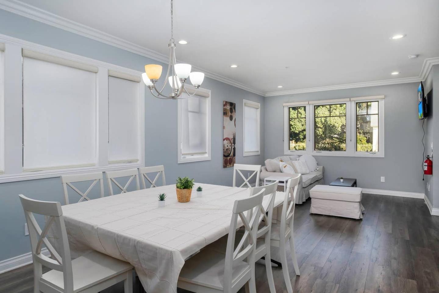Comfy 4BR home near Korea Town