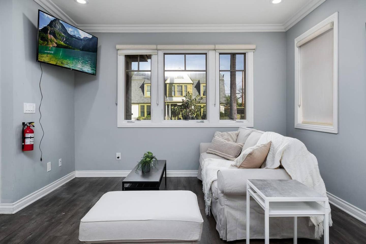Stylish 4 BR house near Korea Town (Central LA)-3