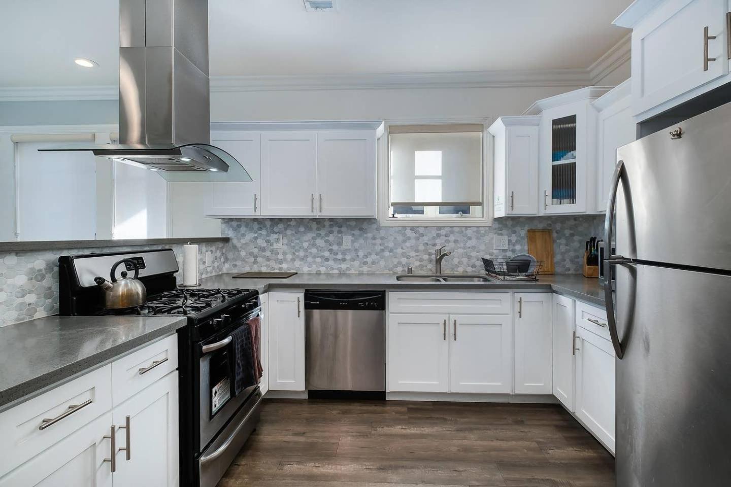 Stylish 4 BR house near Korea Town (Central LA) - Image 5