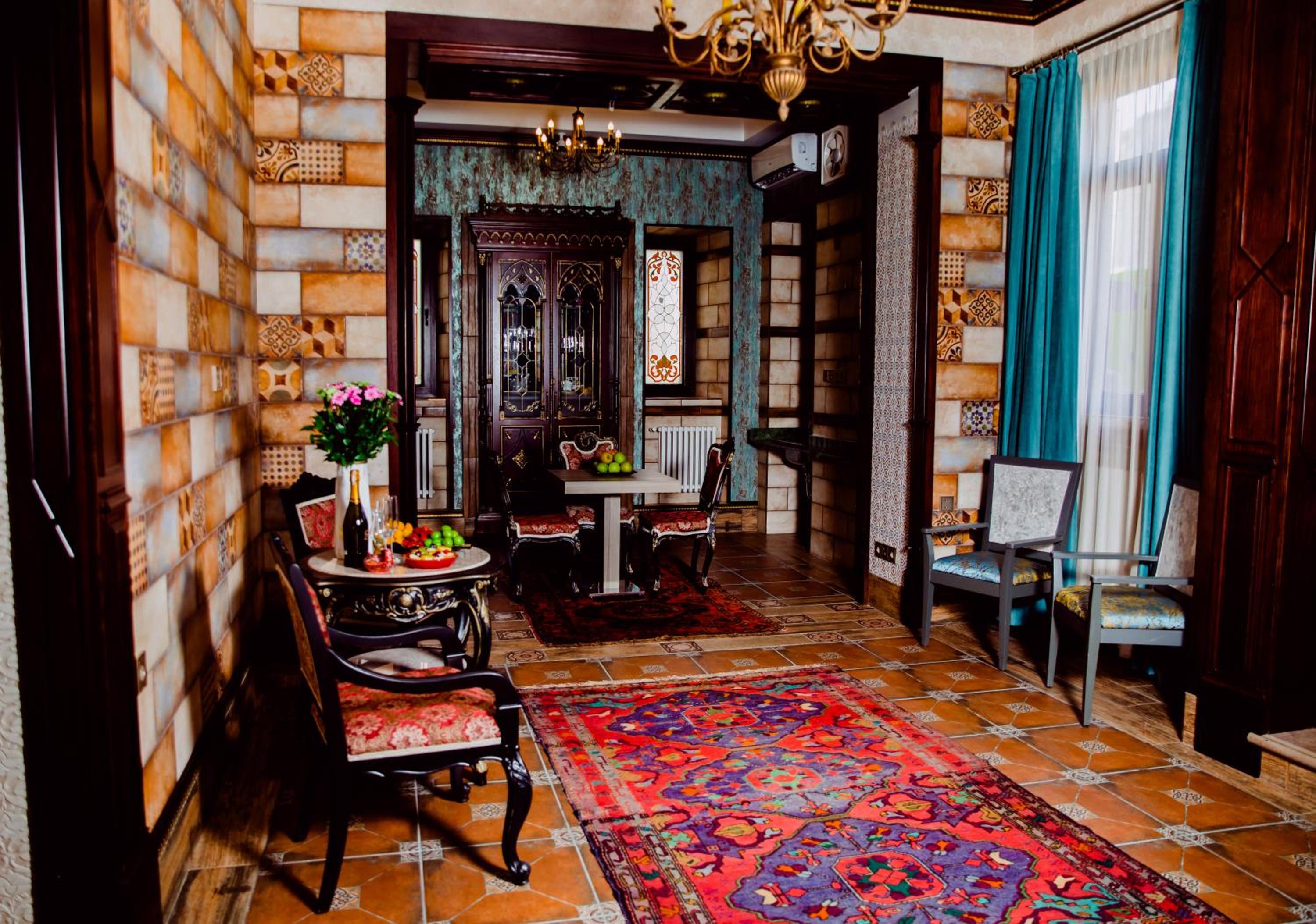 Royal Antique Boutique Hotel