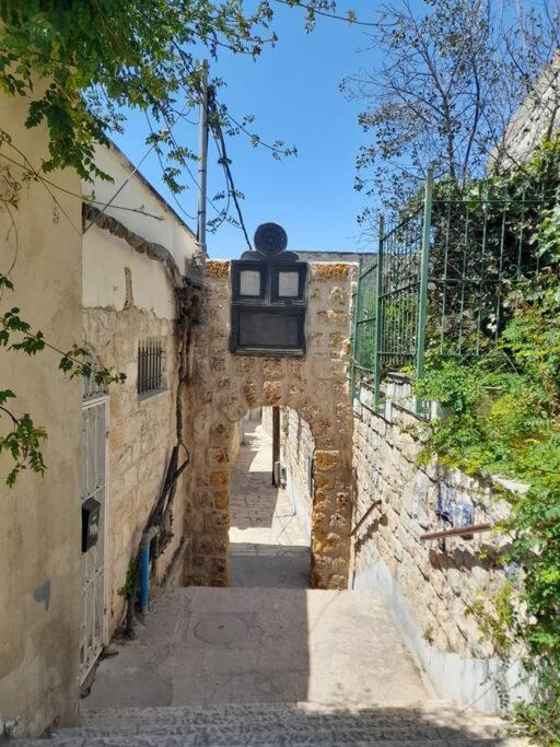 studio in the old city view 4