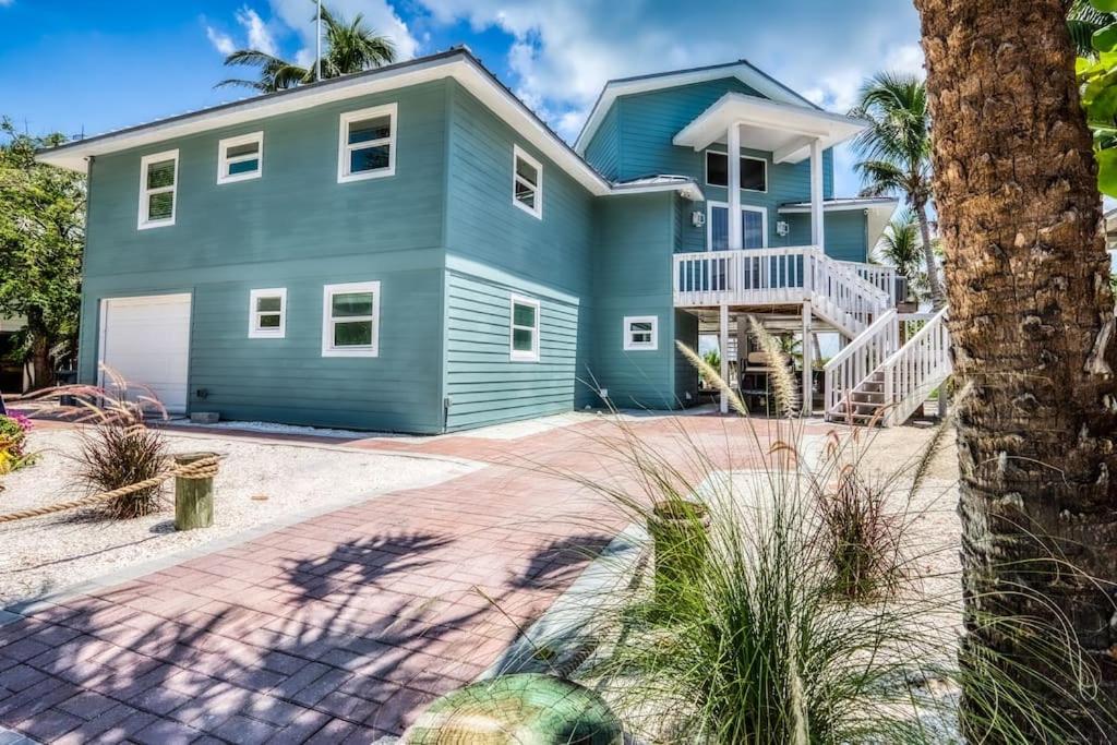 BEACHFRONT-Amazing Fishing,Shelling,Sunrise views! view 3