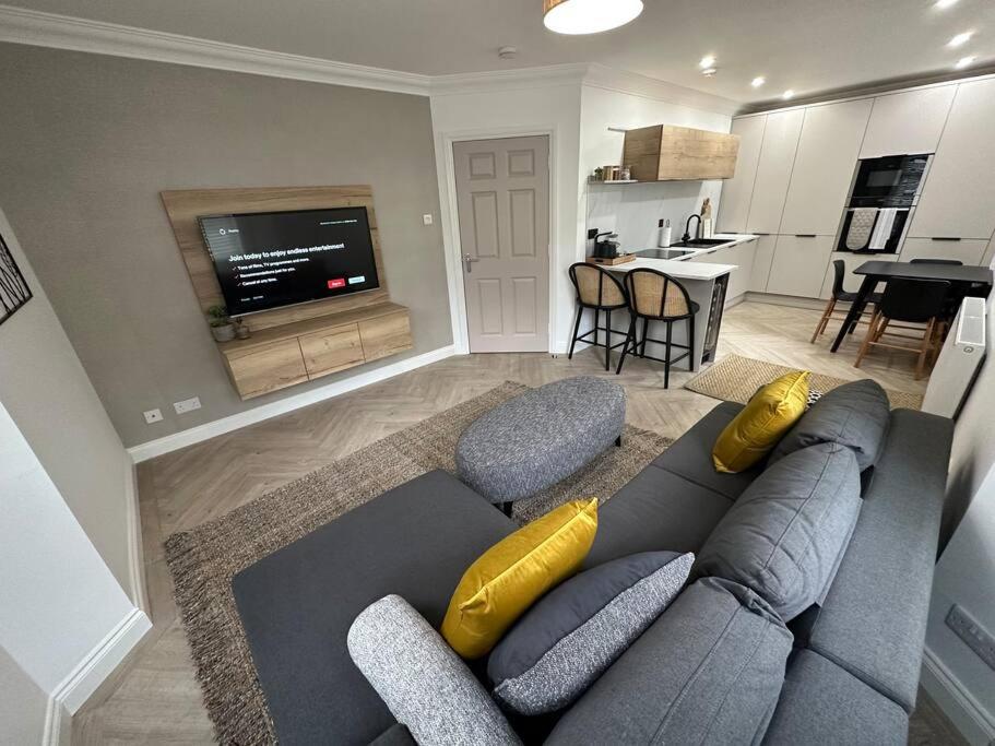 Dunfermline Vacations - Premium executive Apartment in Dunfermline - Property Image 1