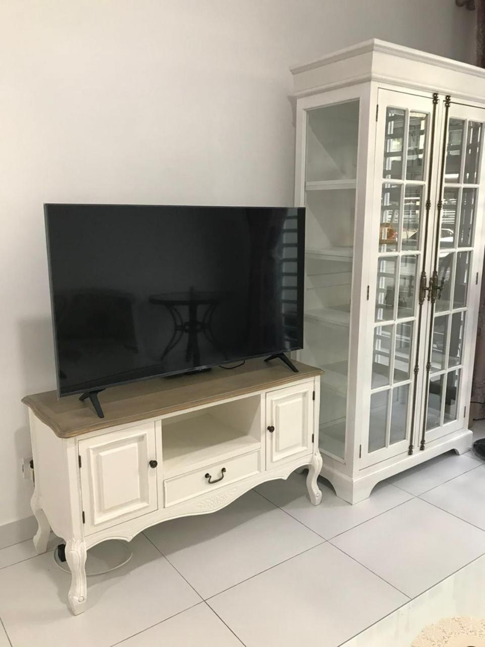 P1 Beautifully designed and cozy