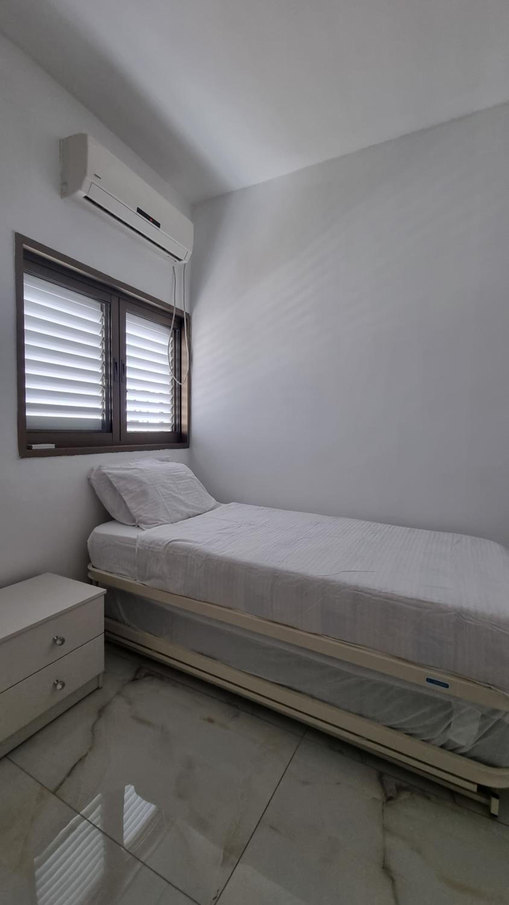 New Stylish Apartment with Balcony Close to Tel Aviv
