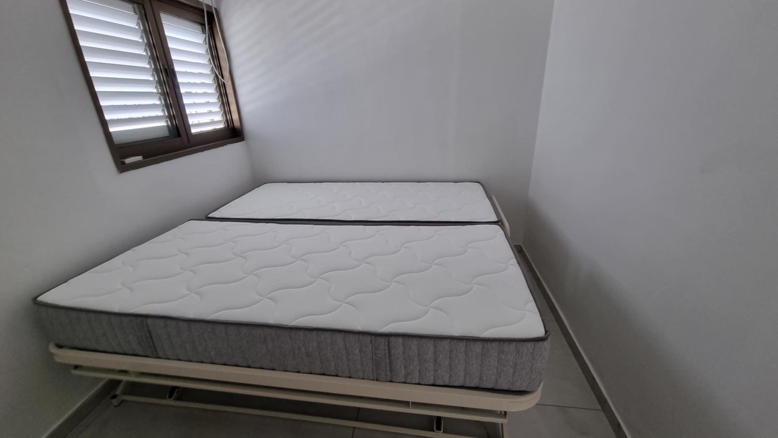 New Stylish Apartment with Balcony Close to Tel Aviv