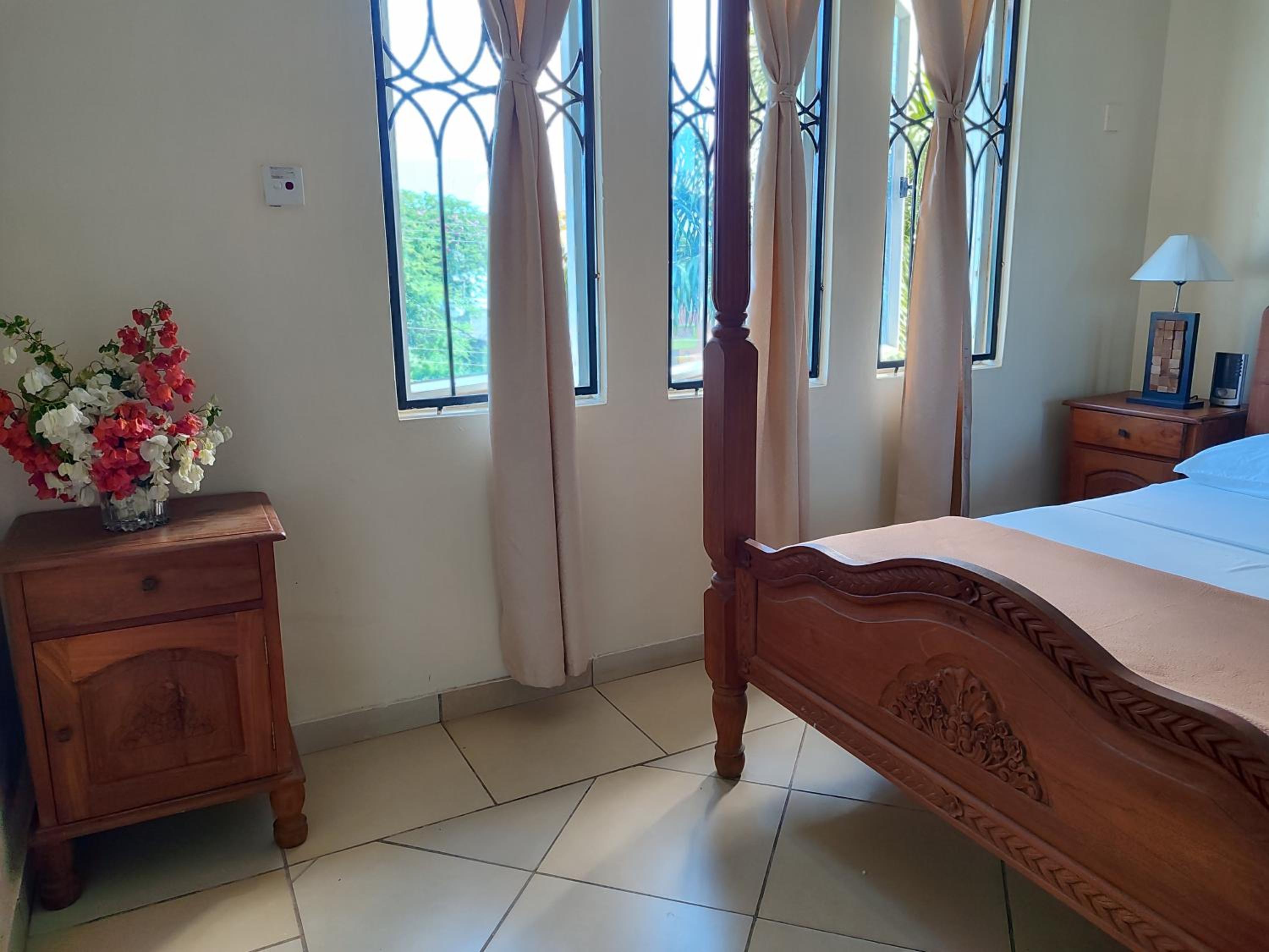 Shikara Apartment