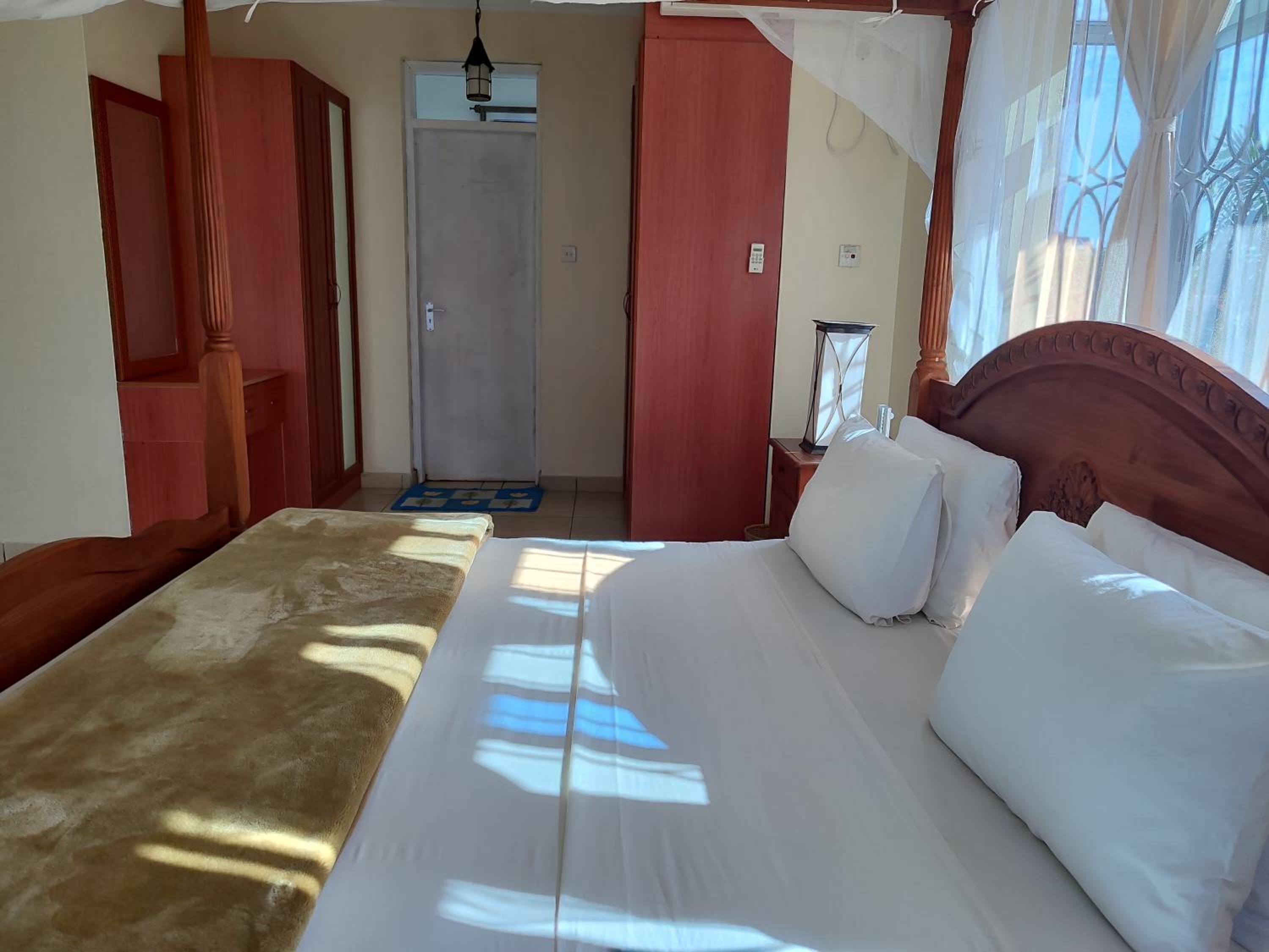 Shikara Apartment