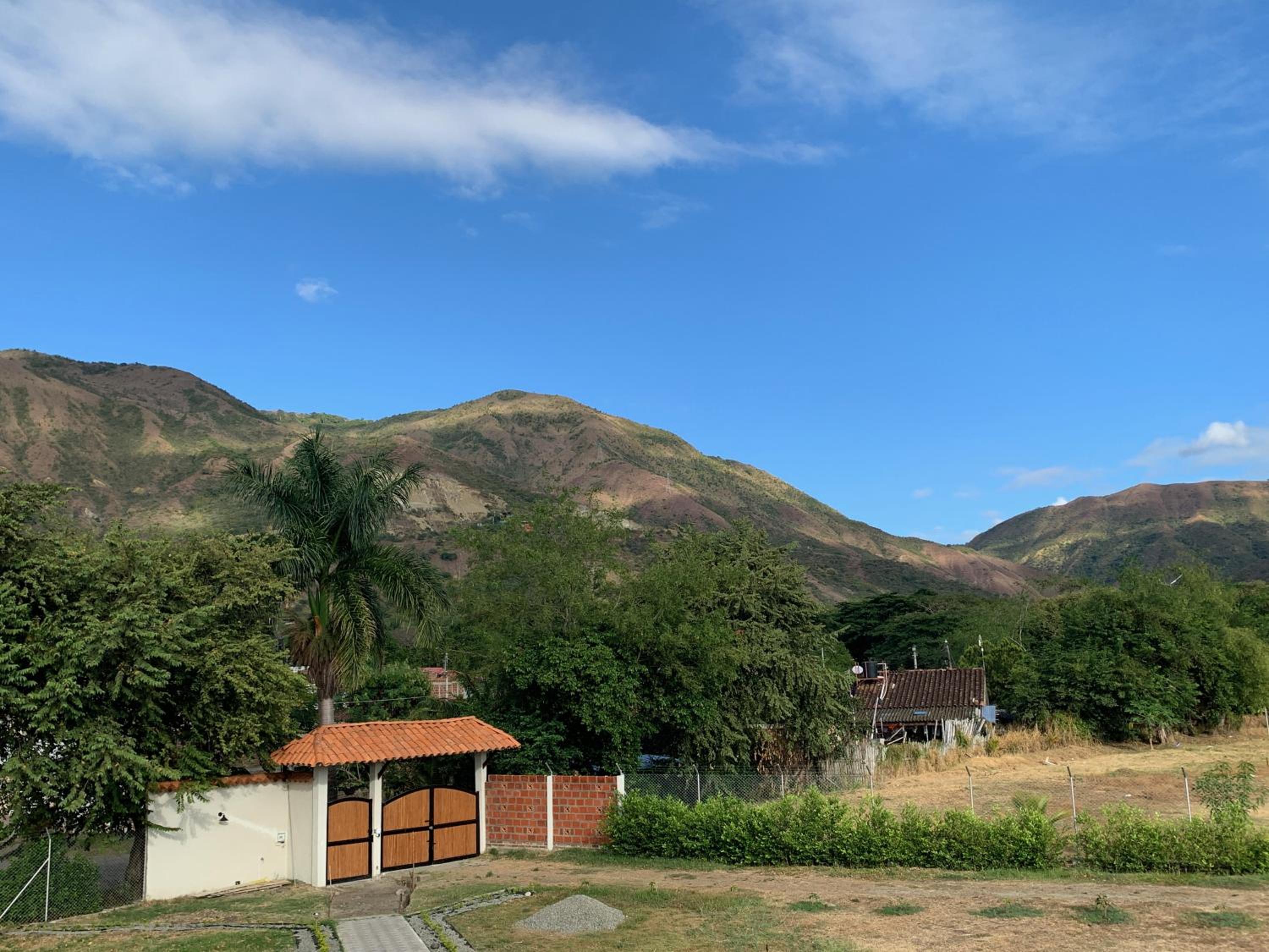 Beautiful Private Villa, Views in Every Direction