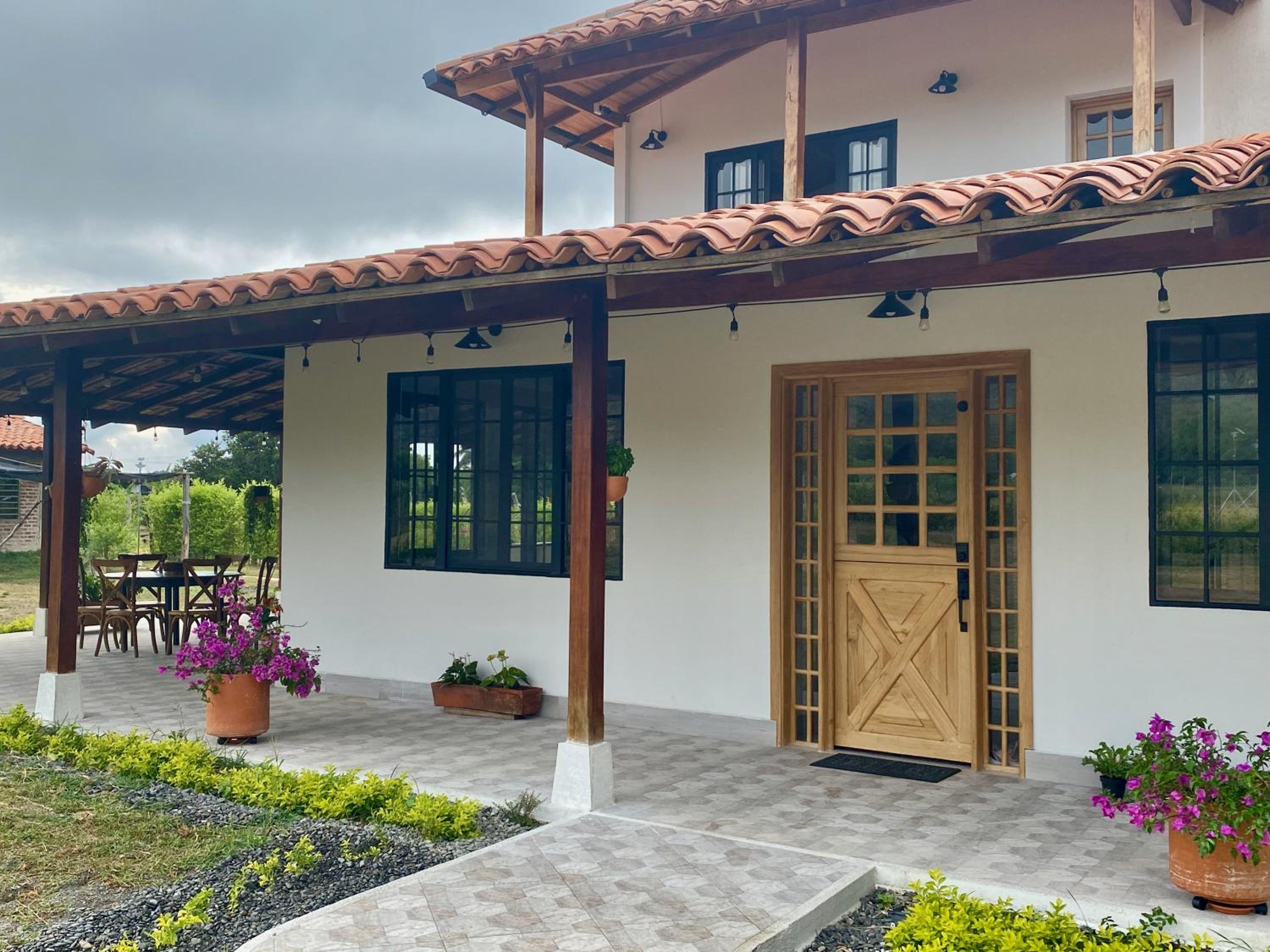 Beautiful Private Villa, Views in Every Direction