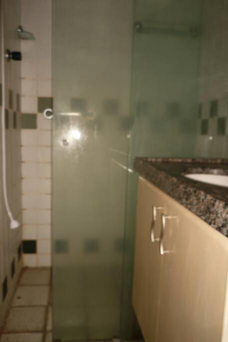 FLAT ENCANTADOR COM PISCINA E PRAIA.
