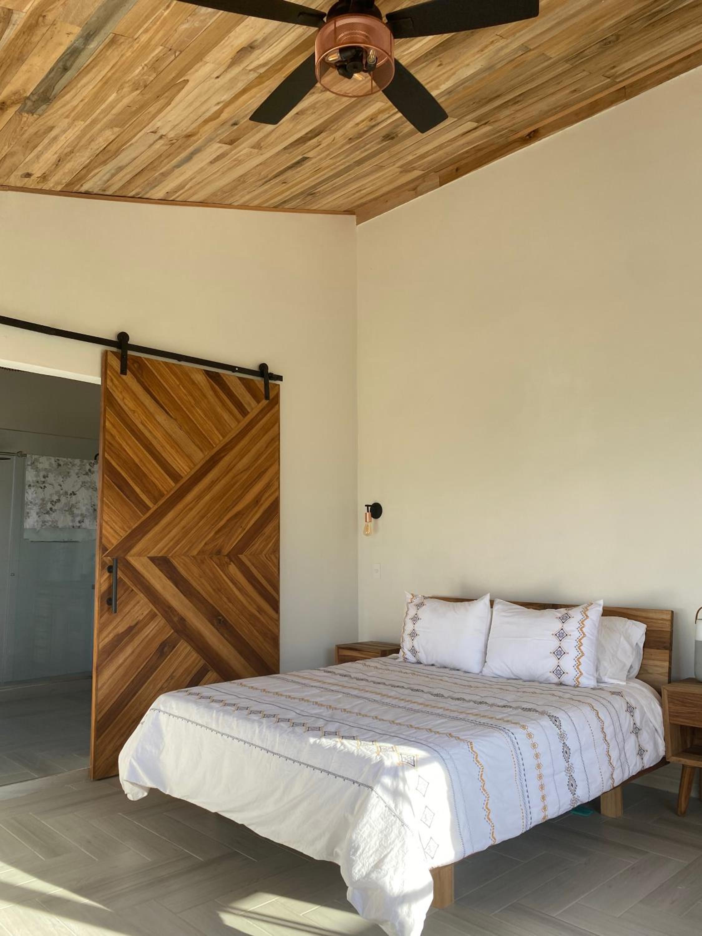 Beautiful Private Villa, Views in Every Direction