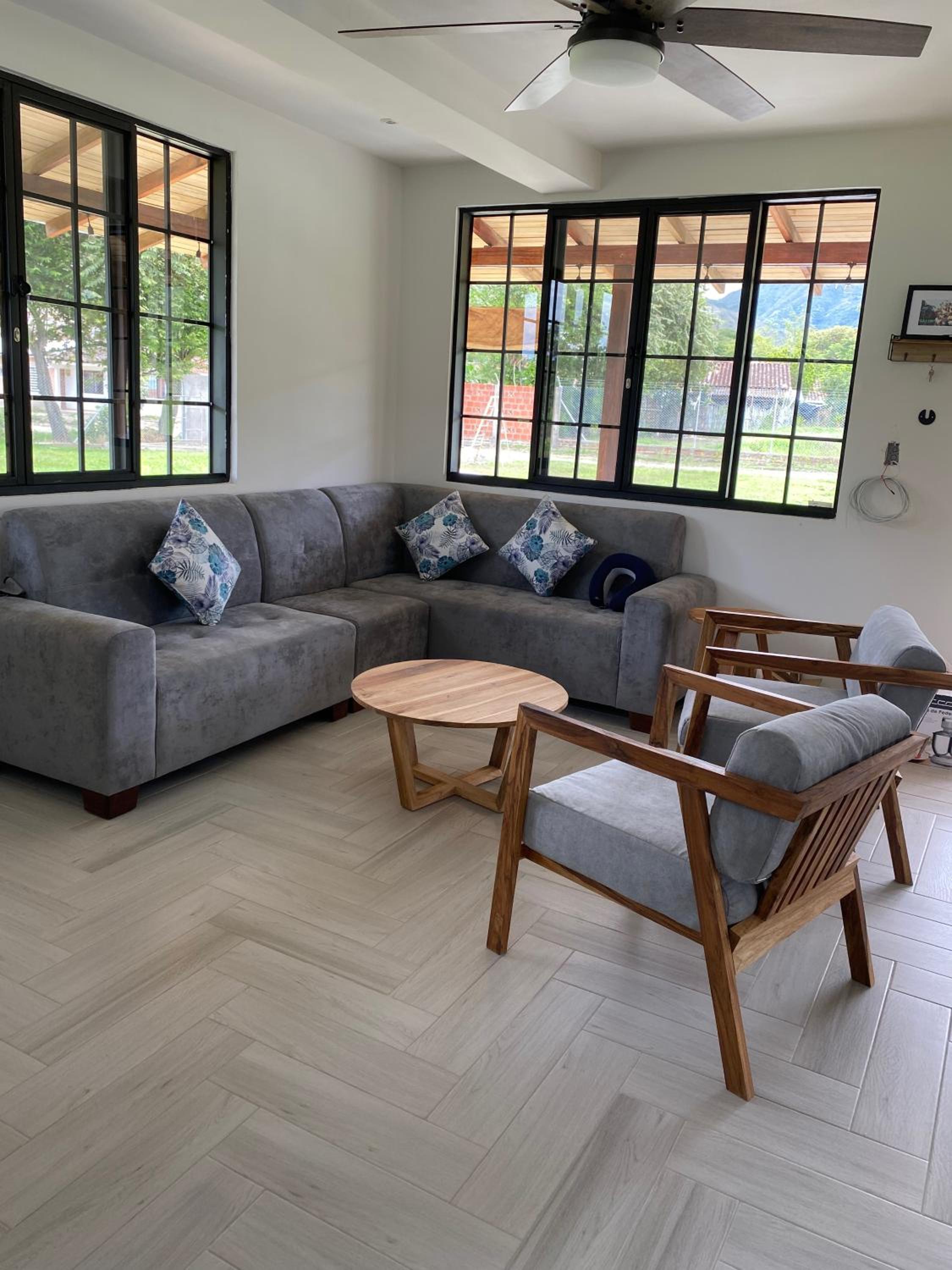 Beautiful Private Villa, Views in Every Direction