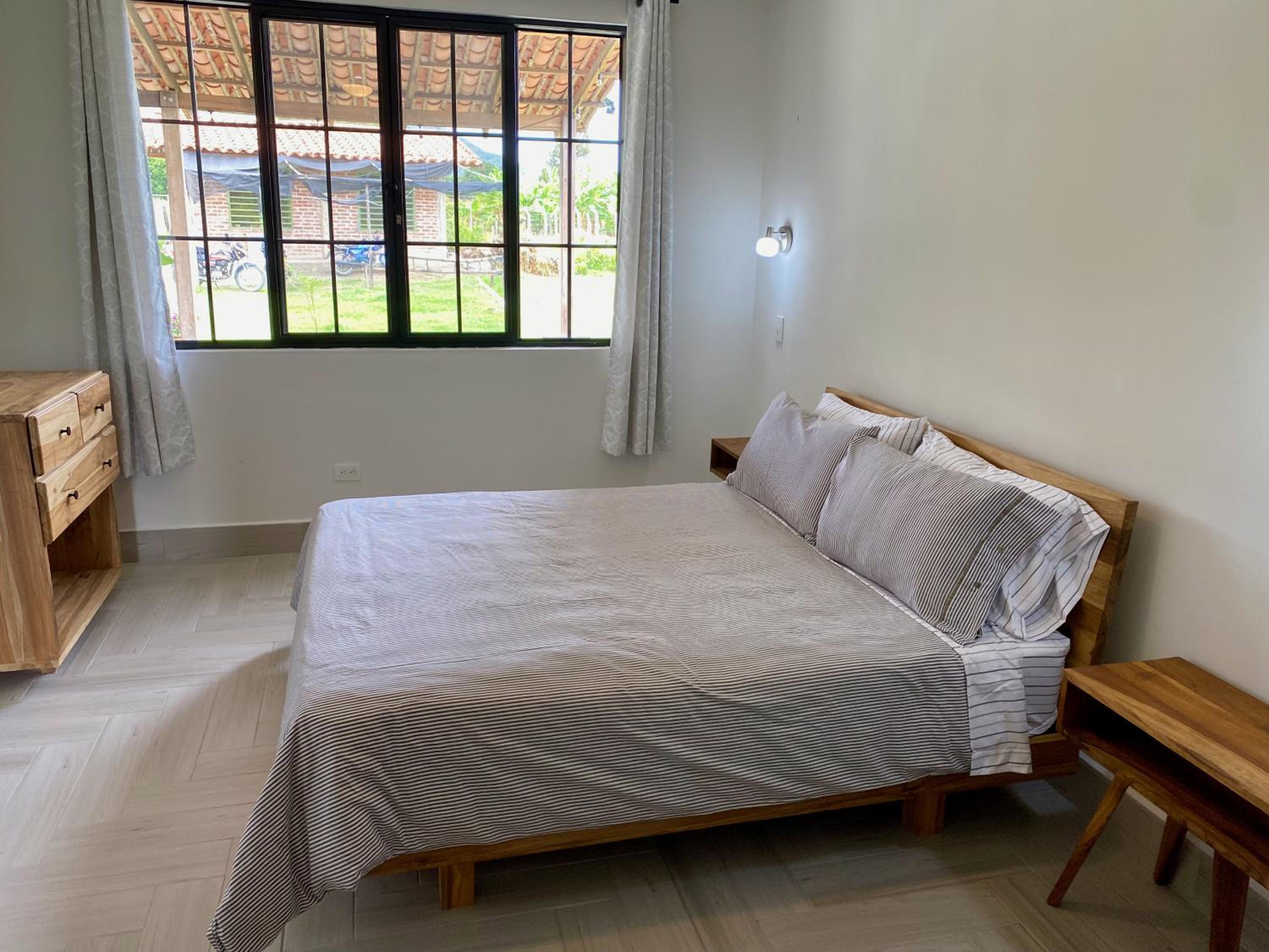 Beautiful Private Villa, Views in Every Direction