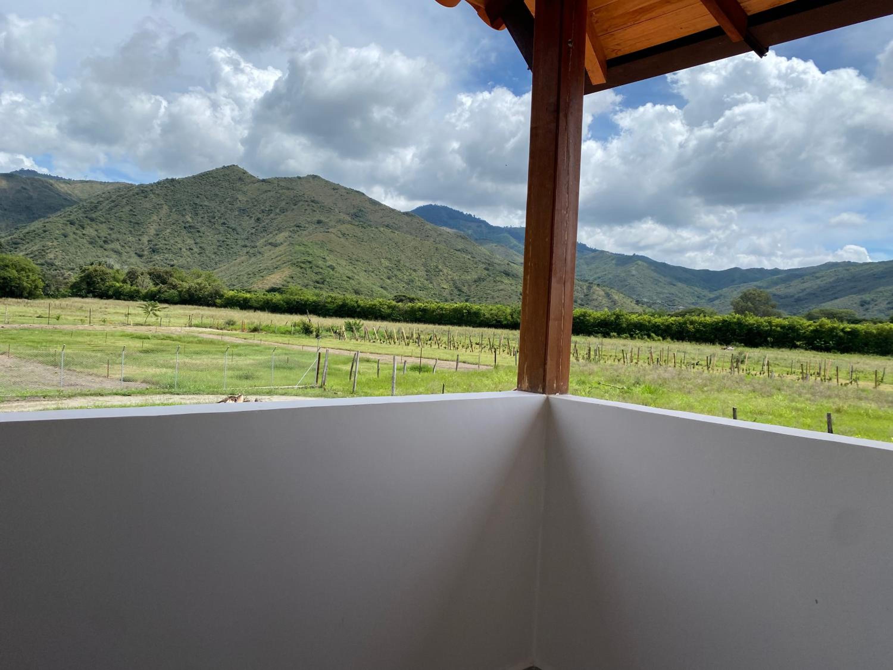 Beautiful Private Villa, Views in Every Direction