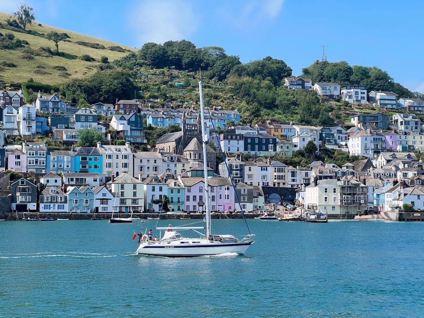 Bosun's Call Central Dartmouth - 2 Bed homely Apartment Self Check In - Pet Friendly Fast WiFi & Workspace - Perfect location in the middle of the old town, photo 15