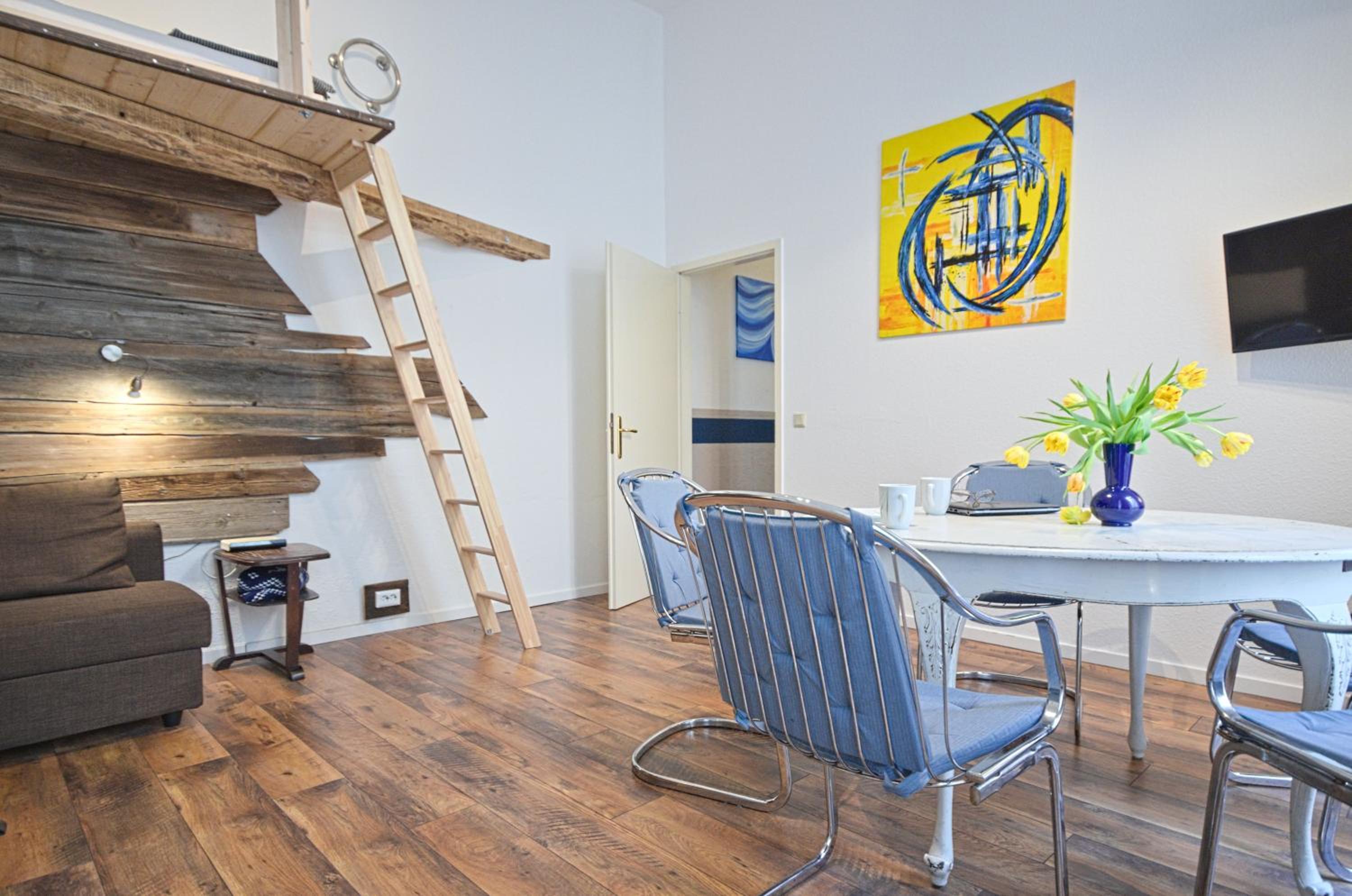 Quiet Courtyard Apartment (PB1)