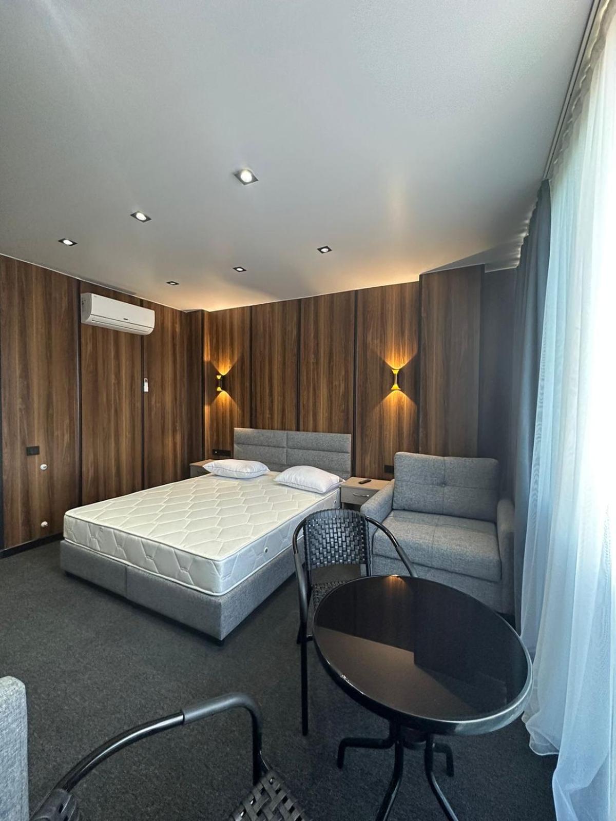 HOTEL SOBRANIE