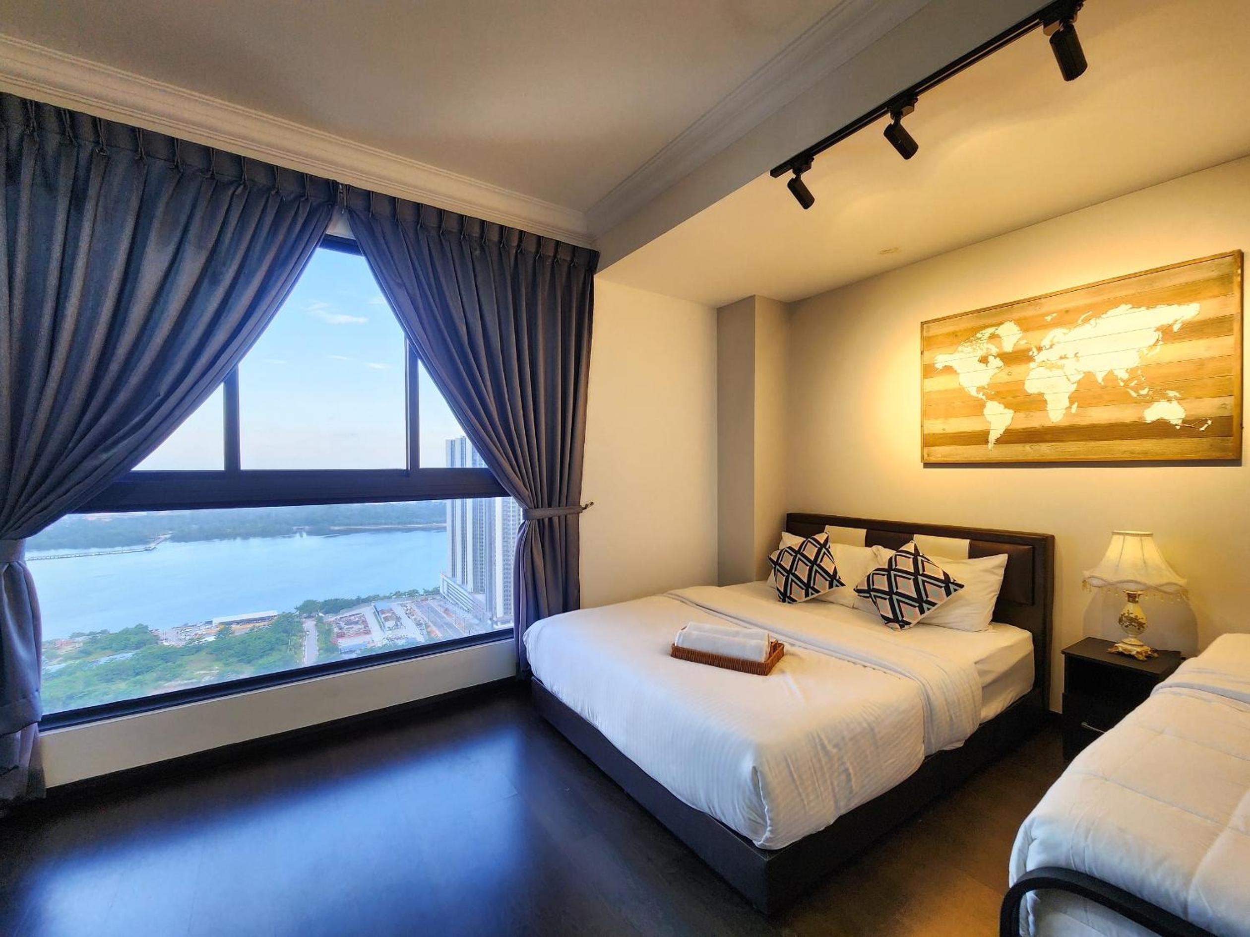 Loft Suite Seaview Near Johor Bahru Custom 7 pax