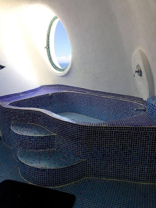 Casa estilo Gaudí - Alberca compartida espacio especial para familias!