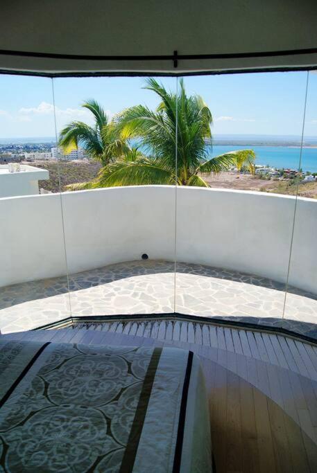 Casa estilo Gaudí - Alberca compartida espacio especial para familias!