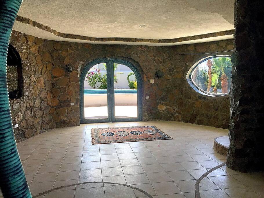 Casa estilo Gaudí - Alberca compartida espacio especial para familias!