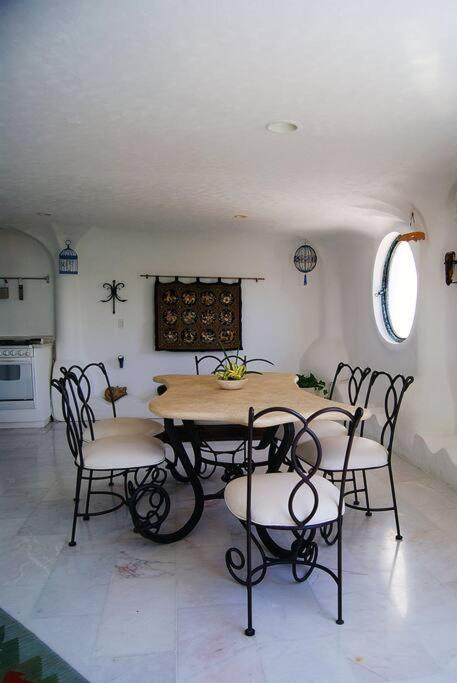 Casa estilo Gaudí - Alberca compartida espacio especial para familias!
