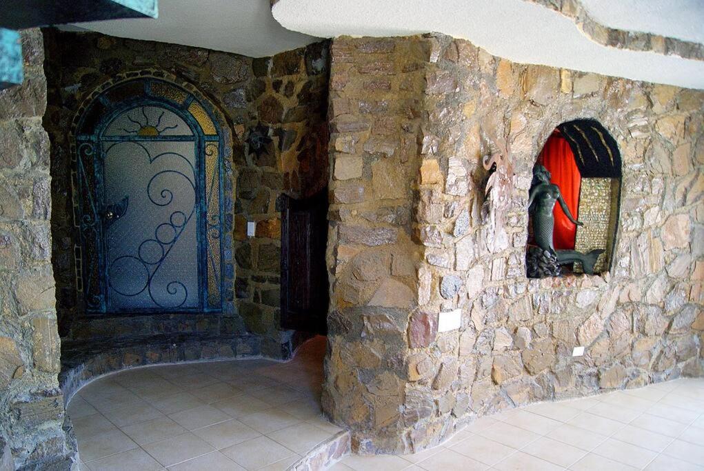 Casa estilo Gaudí - Alberca compartida espacio especial para familias!