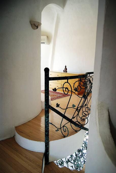 Casa estilo Gaudí - Alberca compartida espacio especial para familias!