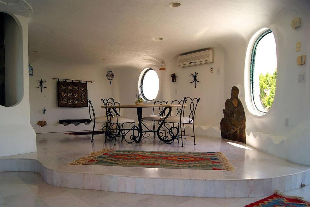 Casa estilo Gaudí - Alberca compartida espacio especial para familias!