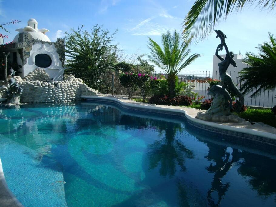 Casa estilo Gaudí - Alberca compartida espacio especial para familias!