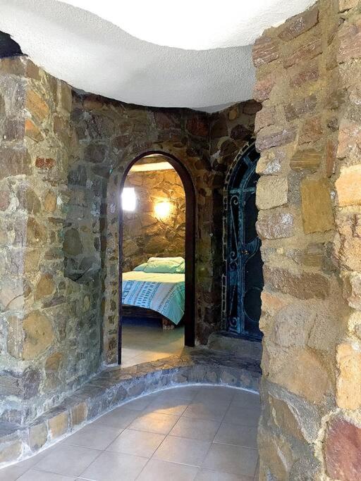 Casa estilo Gaudí - Alberca compartida espacio especial para familias!
