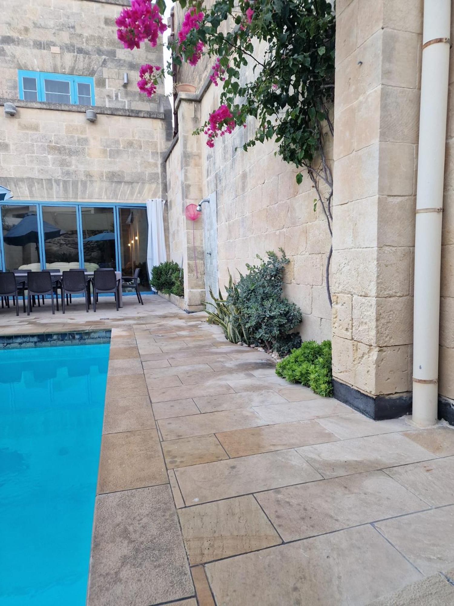 Sunflower Farmhouse, Xewkija, Gozo view 3