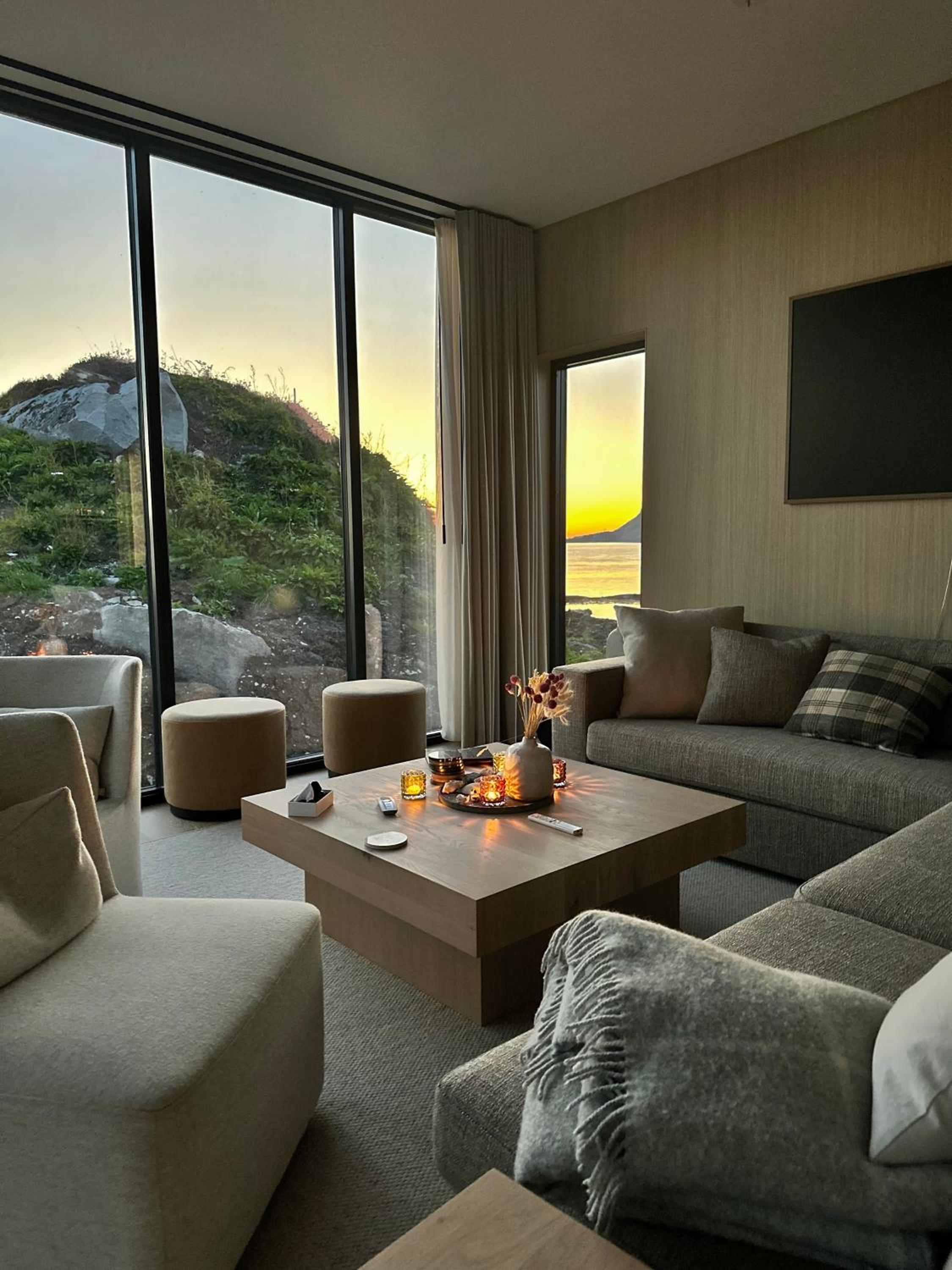 Lyngvær Fjord Lodge - Jacuzzi & Sauna - No 43 view 2