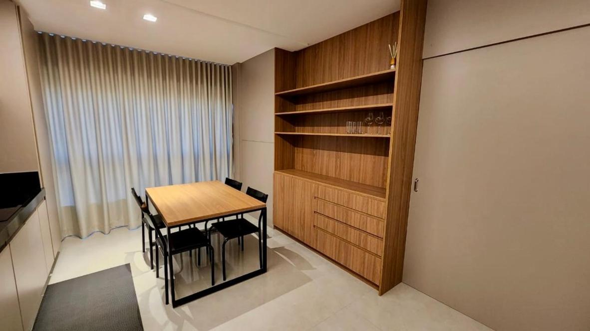 Estúdio Amplo c/ Quarto Privativo e Cama Super King