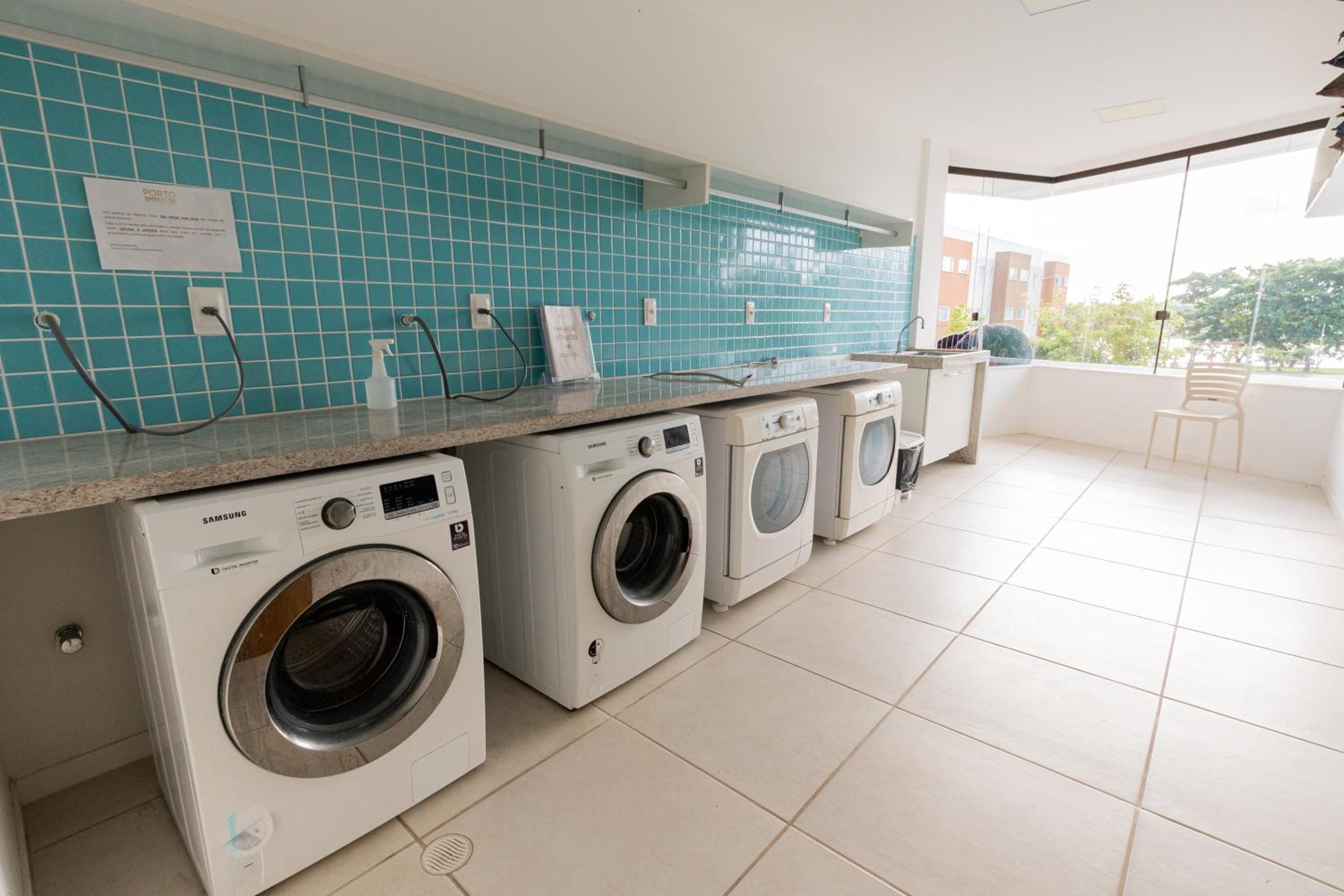 Apartment in Guarajuba with 2 Comfortable Suites.