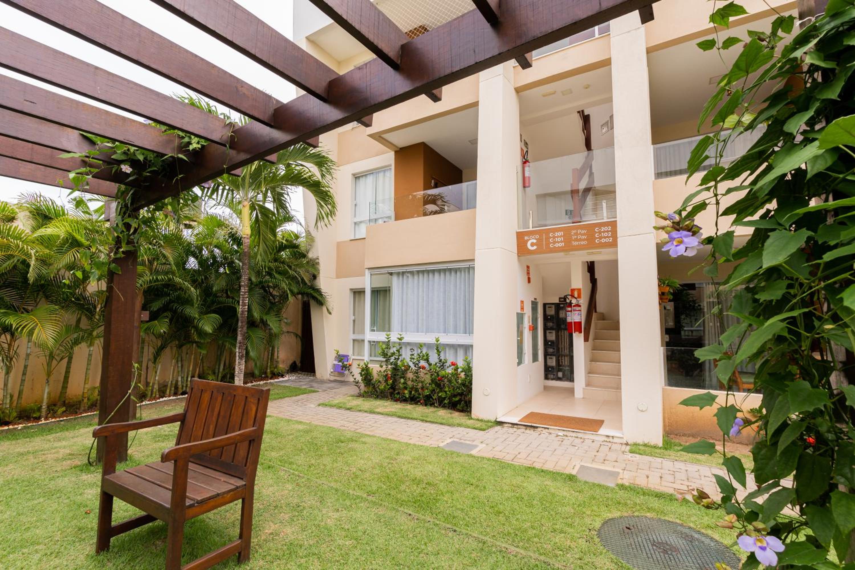 Apartment in Guarajuba with 2 Comfortable Suites.