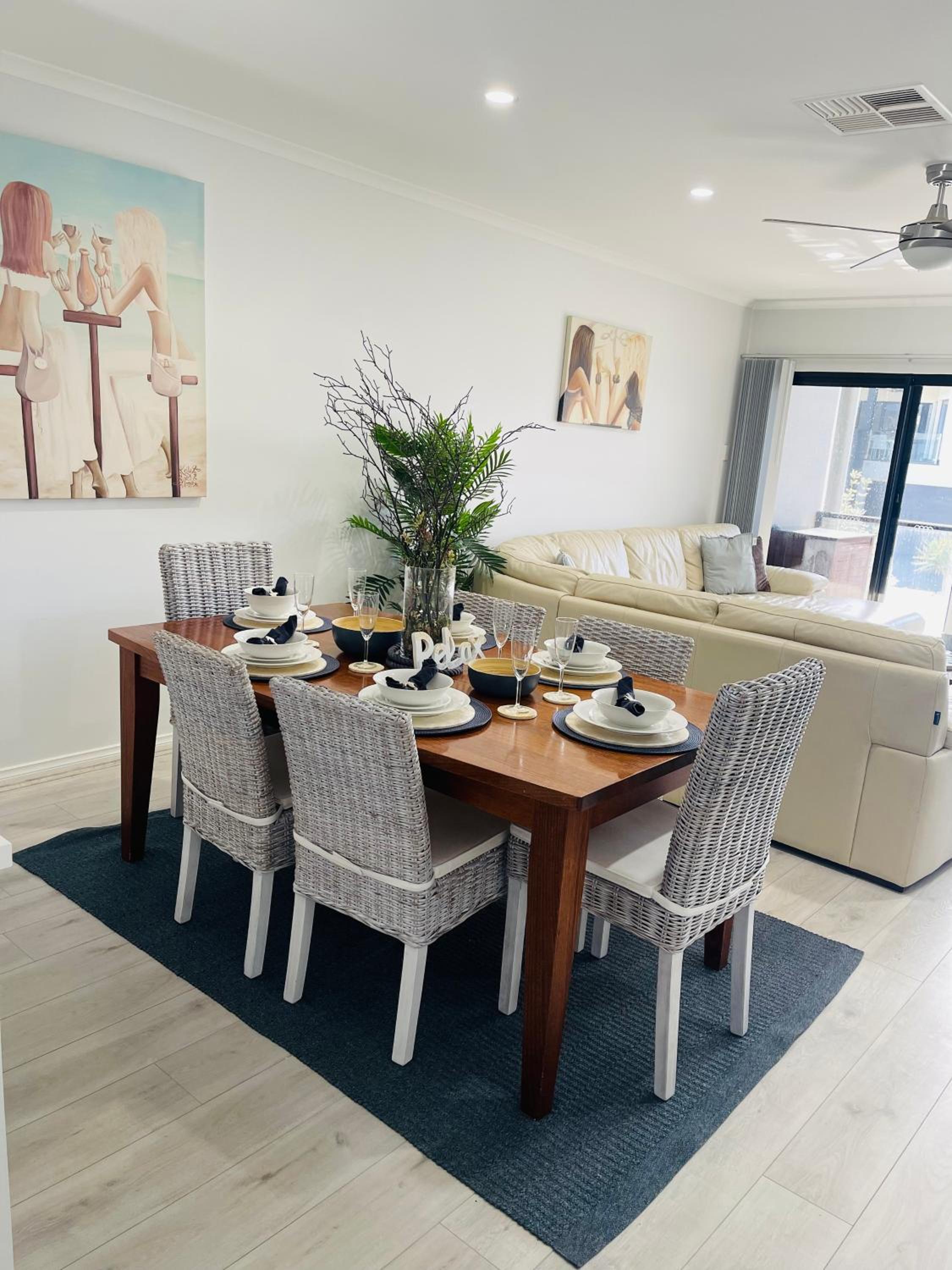 U2 at Moana Beach Esplanade - Exclusive 2 Bdrm Apt - WiFi - Spa - Pet Friendly