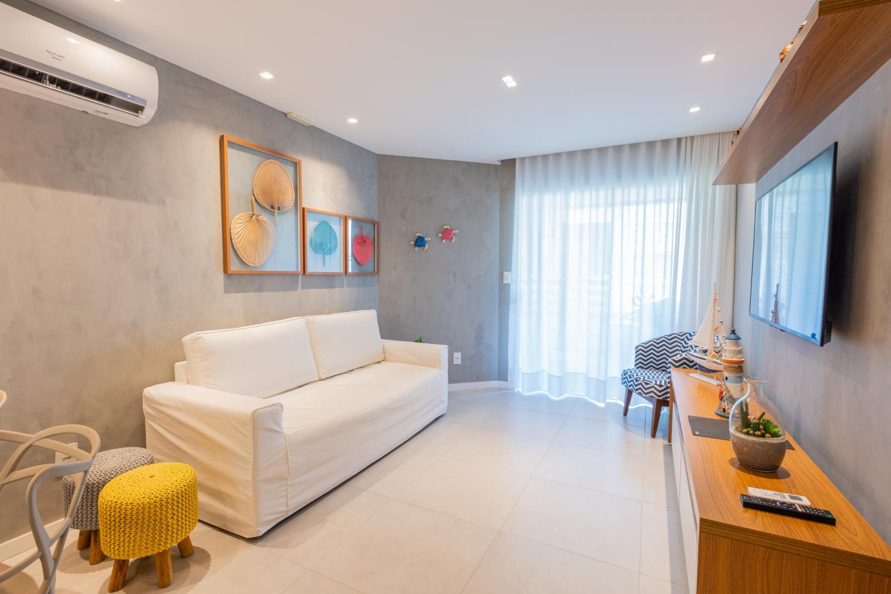 Apartment in Guarajuba with 2 Comfortable Suites.