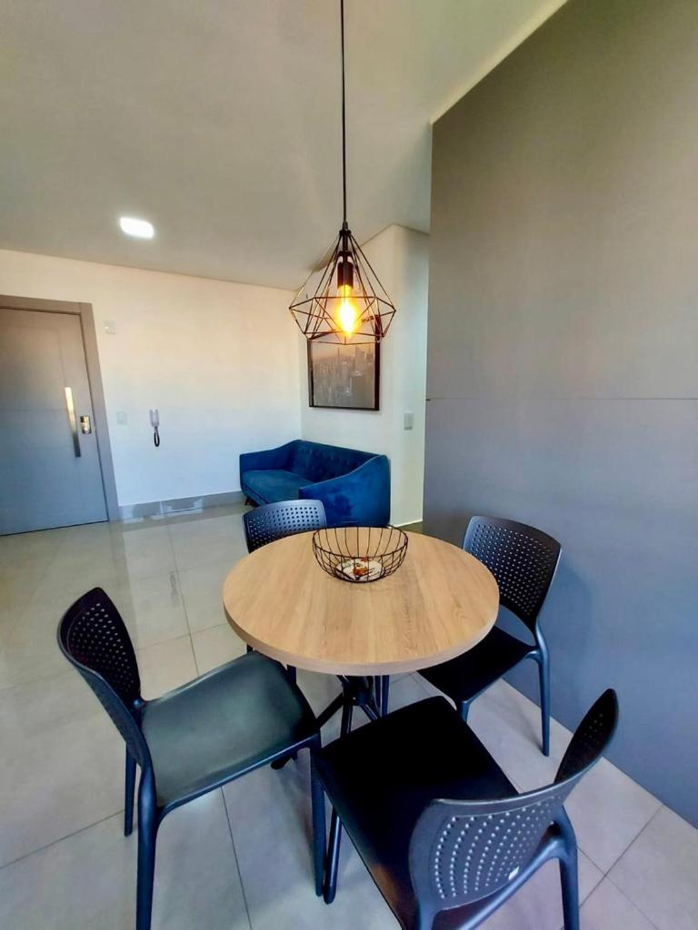 Uma Linda Vista com Quarto Privativo no Ed. Vertigo