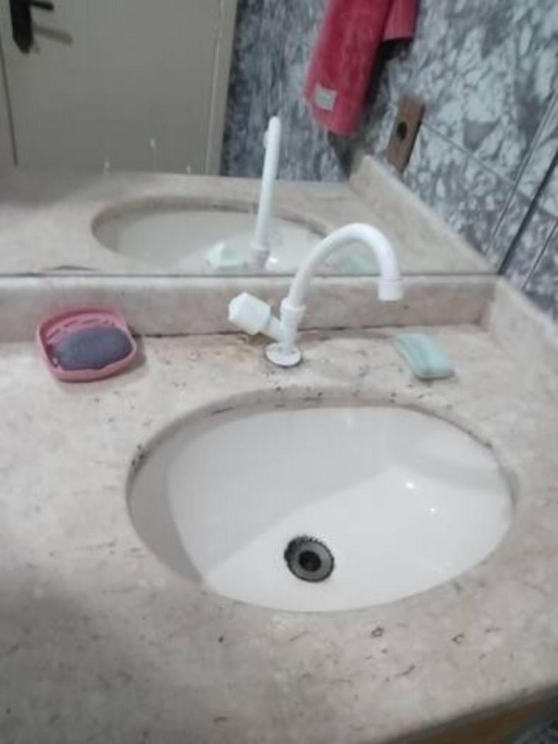 Alugo quarto, próximo à praia