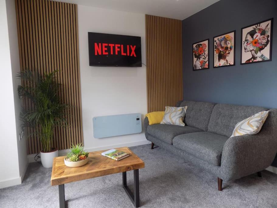 2 Bedroom Luxury City Centre Apt view 2