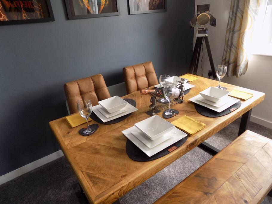 2 Bedroom Luxury City Centre Apt view 4