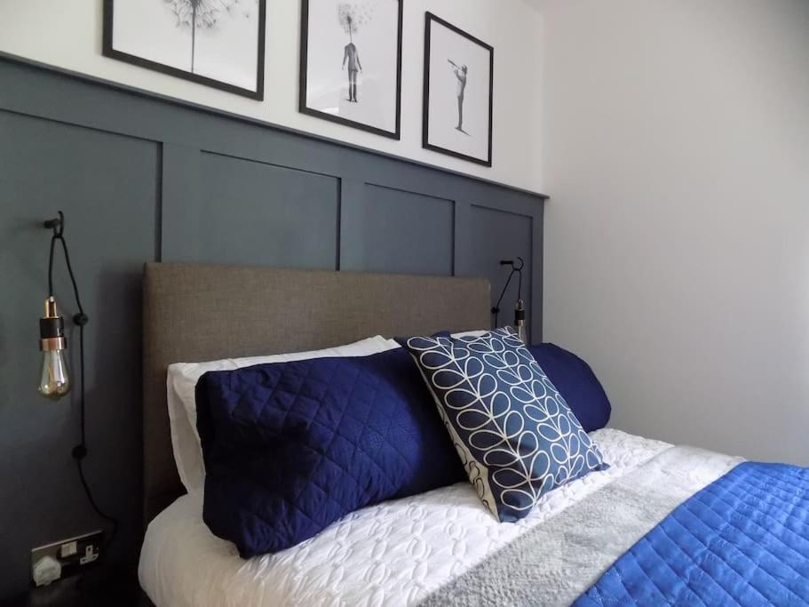 2 Bedroom Luxury City Centre Apt view 5