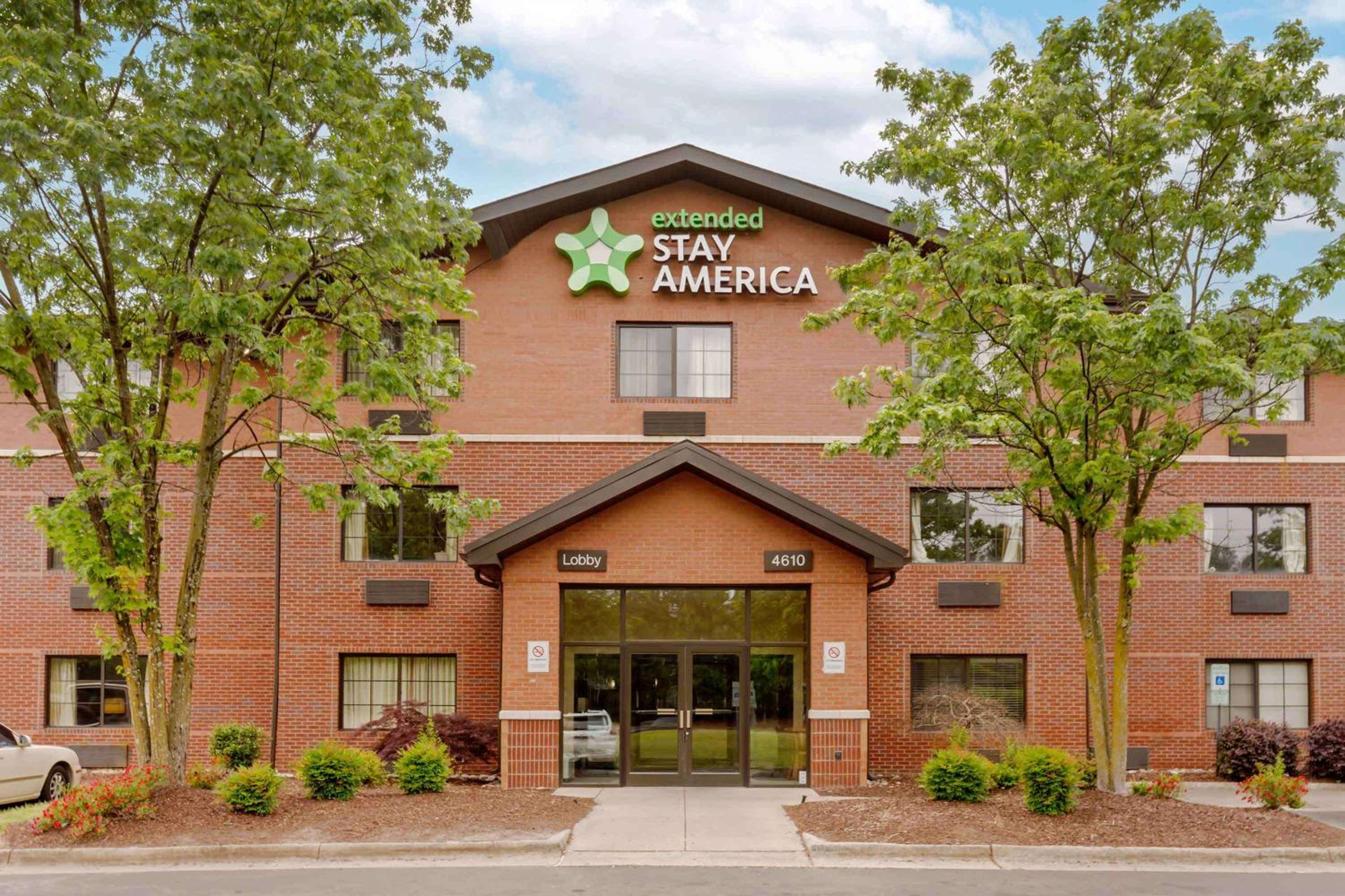 Raleigh Vacations - Extended Stay America Select Suites - Raleigh - RTP - 4610 Miami Blvd - Property Image 1