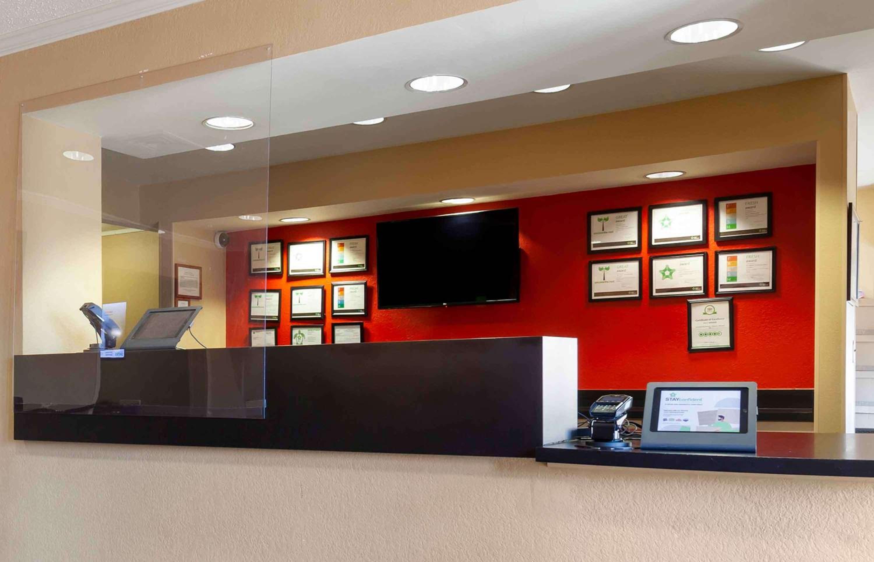Madison Vacations - Extended Stay America Select Suites - Madison - Old Sauk Rd - Property Image 3