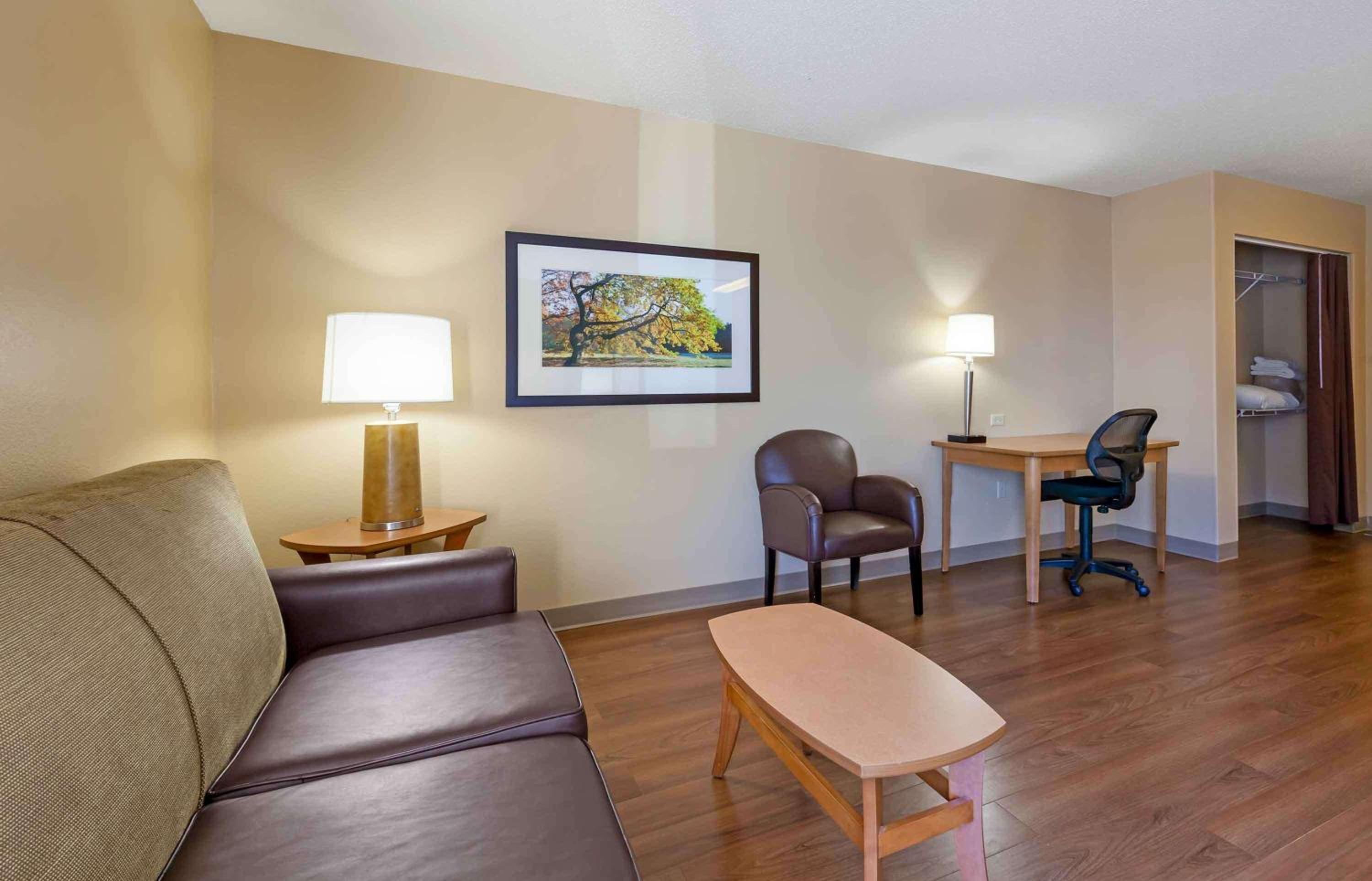 Madison Vacations - Extended Stay America Select Suites - Madison - Old Sauk Rd - Property Image 5